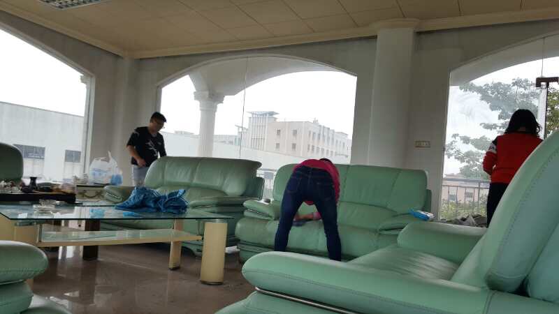 真皮沙发清洗打蜡